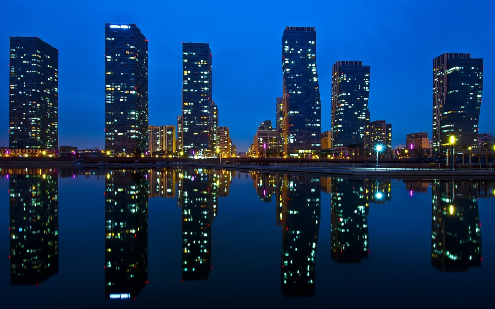 皇马边路快攻成为进攻主旋律,皇马右路