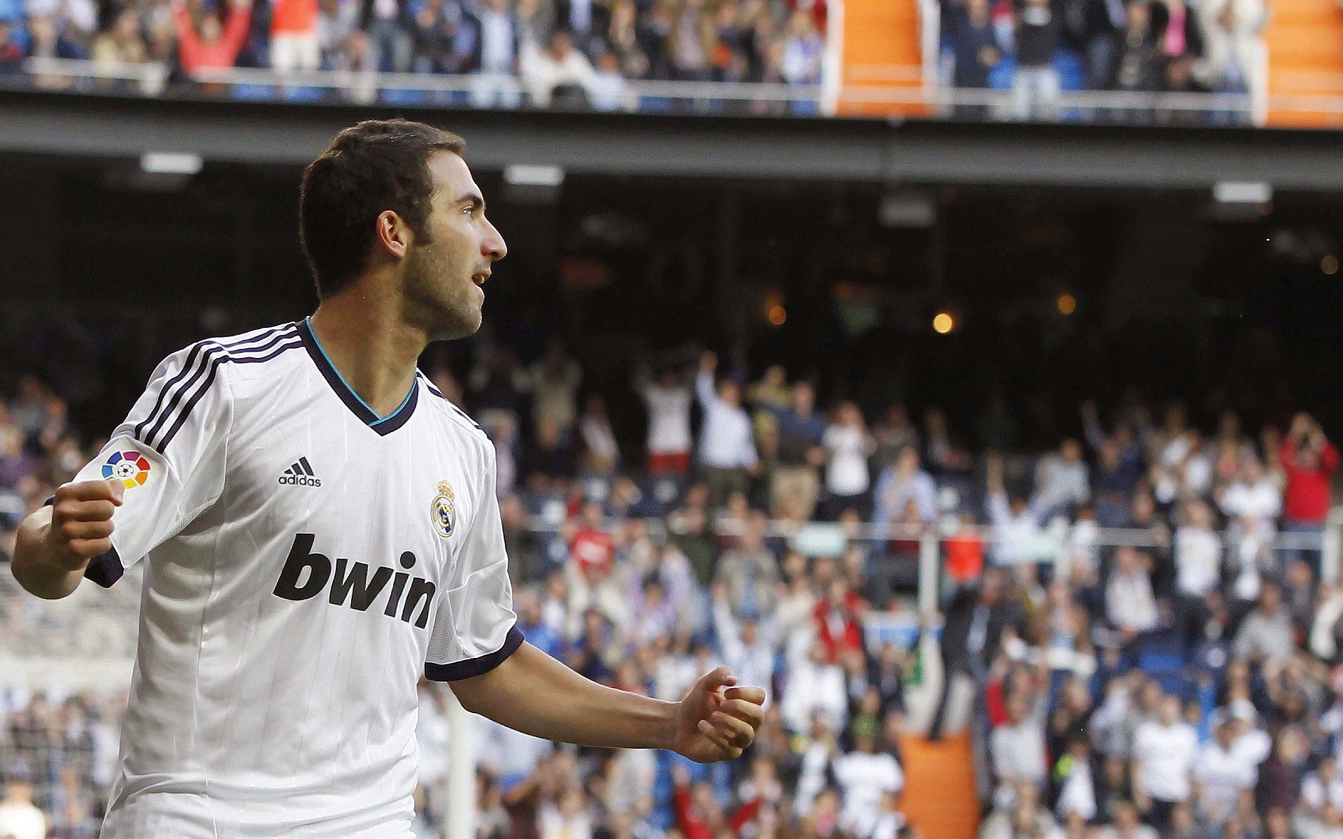 爱游戏官网-转身提前收腿技术成胜负分水岭，转身后蹬腿教学