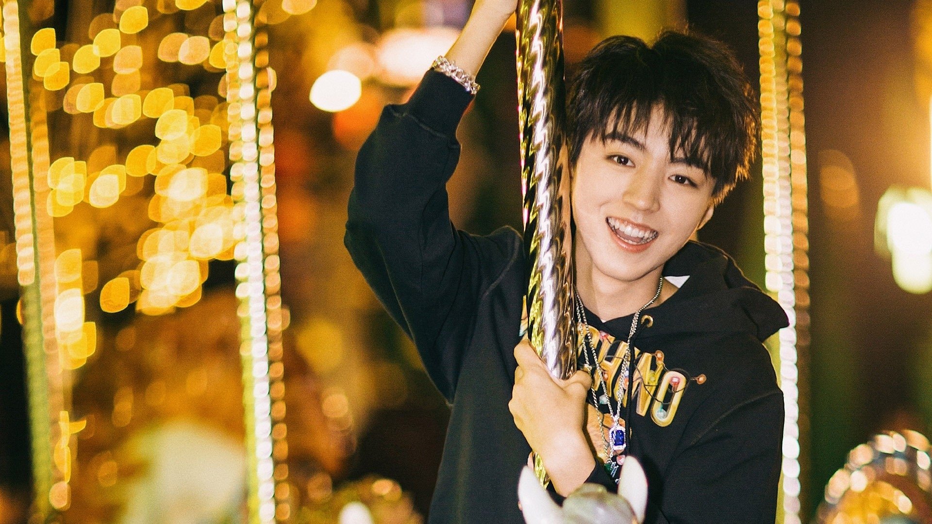 女篮老将带伤出战表现稳定传递坚持精神感染全队士气,女篮名将